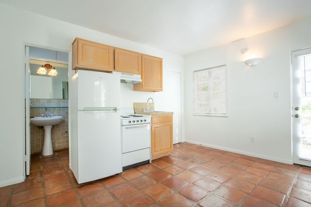 140 E  Tamarisk Rd #4, Palm Springs, CA 92262