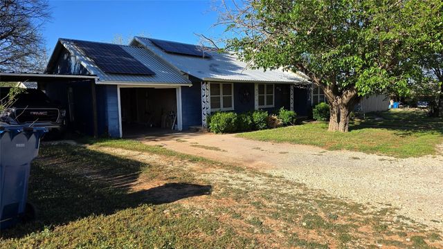 2411 Bristol Dr, Sweetwater, TX 79556
