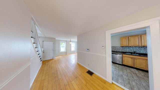 32 Henry St   #1, New Haven, CT 06511
