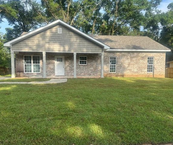 5757 Dale Dr, Satsuma, AL 36572