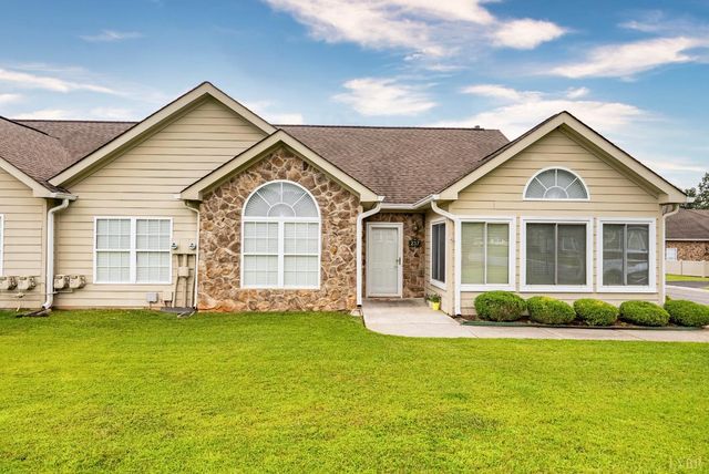 237 Salisbury Cir, Lynchburg, VA 24502