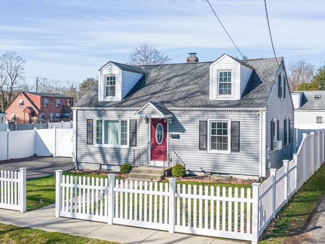 19 Queen Ave, West Springfield, MA 01089