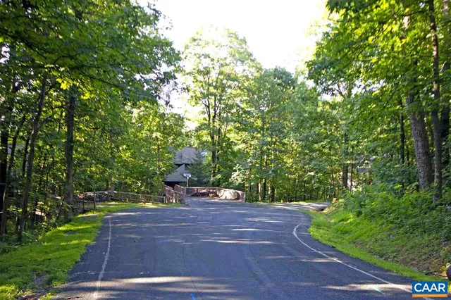 25 Stony Cove Ln, Roseland, VA 22967