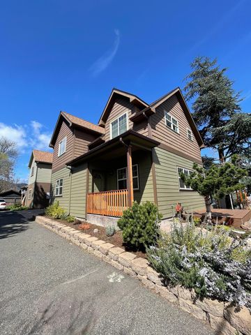 907 Bellview Ave, Ashland, OR 97520