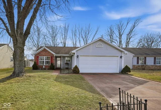 1217 Squirrel Ridge Rd, Anderson, IN 46013