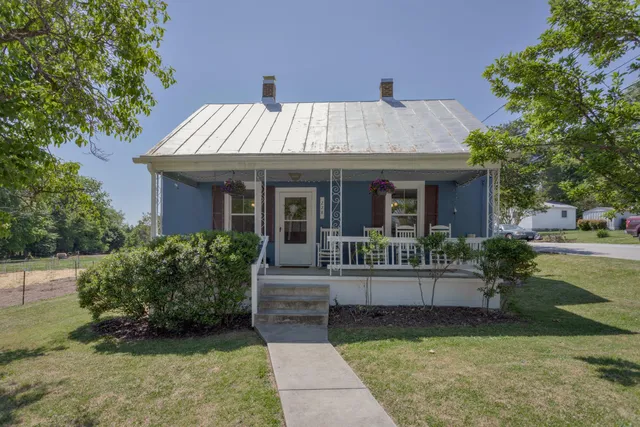 228 Summit St, Lexington, VA 24450