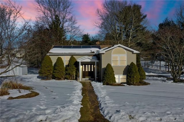 10 Esther Dr, Middlefield, CT 06455