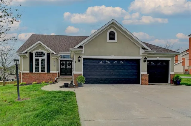 2901 Wilshire Ct, Saint Joseph, MO 64506