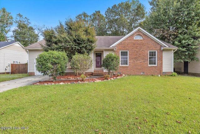 156 Raintree Circle, Jacksonville, NC 28540
