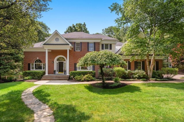 17 Moccasin Path, Natick, MA 01760