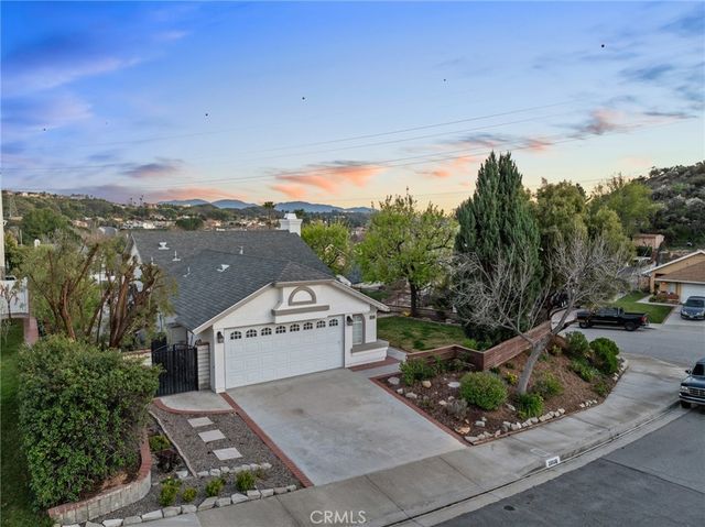 28506 Sugar Pine Way, Santa Clarita, CA 91390