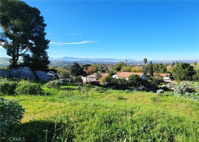 2935 Galaxie Heights Rd, Riverside, CA 92507