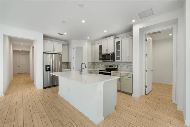 6818 Pointe Of Woods Drive, West Palm Beach, FL 33413