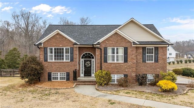 1180 Friedberg Church Rd, Winston Salem, NC 27127