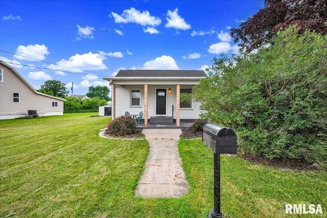 111 N  Church St, Roanoke, IL 61561