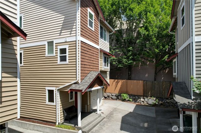 132 N 101st Street, Seattle, WA 98133