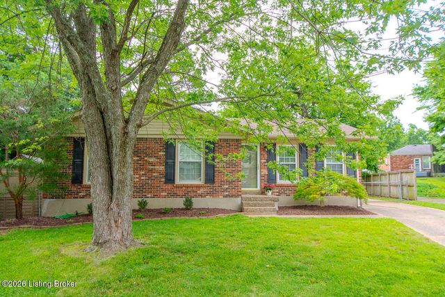 8313 Millington Ct, Louisville, KY 40228