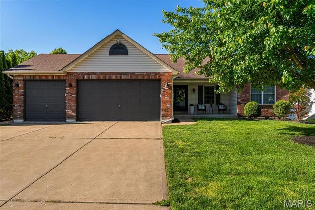 236 Hutchings Farm Blvd N, O'Fallon, MO 63368