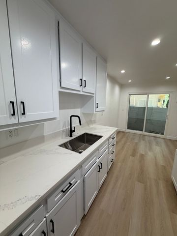 10909 Morrison St #9, North Hollywood, CA 91601