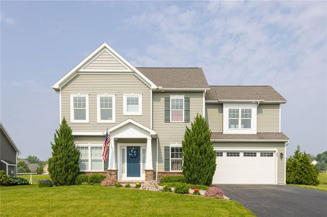 25 Tea Olive Ln, Fairport, NY 14450