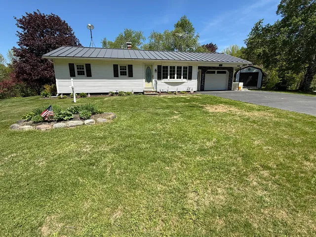 215 S Oakfield Road, Houlton, ME 04730