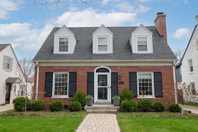 5832 N Kent AVENUE, Whitefish Bay, WI 53217
