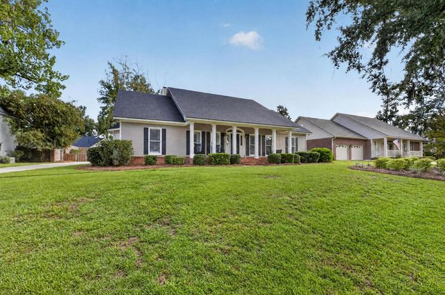 1015 Williamsburg Dr, Valdosta, GA 31602