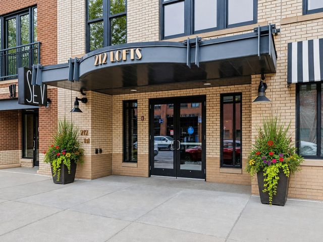 212 N  1st St #411, Minneapolis, MN 55401