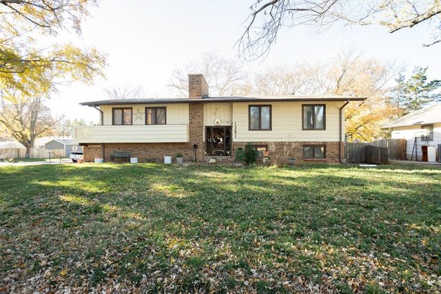 1201 N  Armstrong Ave, Derby, KS 67037