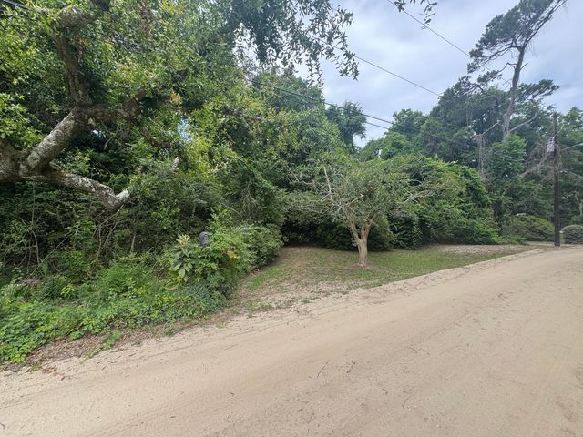 1327 N  And South Rd, Charleston, SC 29412