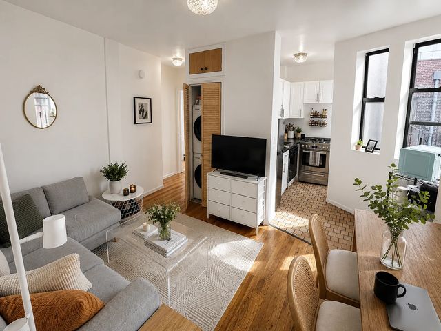 37 A Bedford St, New York, NY 10014