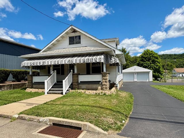 17 Front St, Franklin, PA 16323