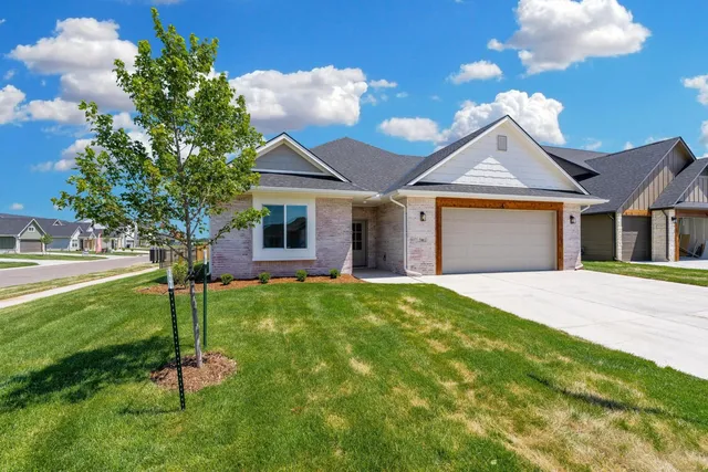 706 N  Rainbow Lake Ct, Wichita, KS 67235