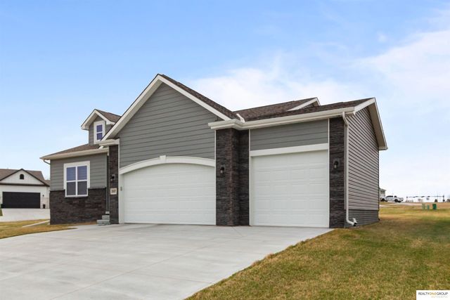 20507 Ventana St, Gretna, NE 68028