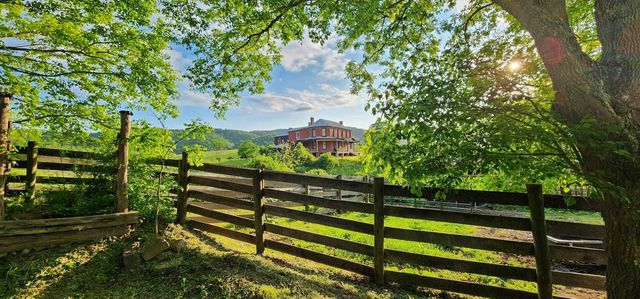 3789 Spring Valley Rd, Alderson, WV 24910