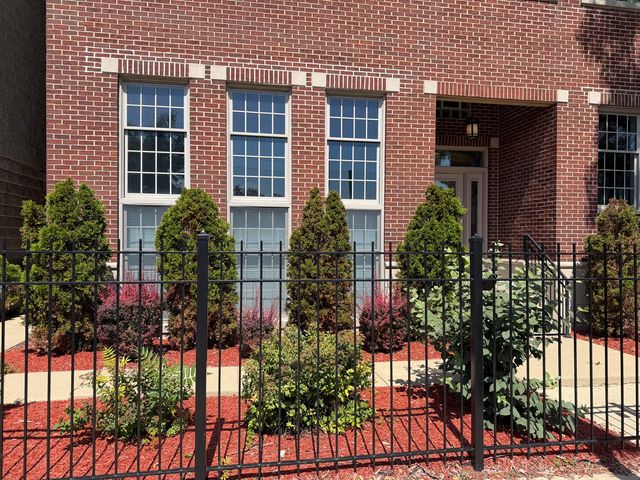1652 W  Augusta Blvd #1W, Chicago, IL 60622
