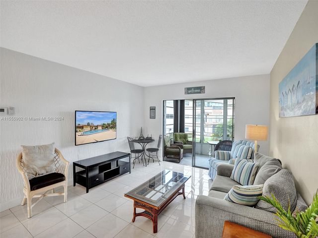 4805 NW 35th St #503, Fort Lauderdale, FL 33319