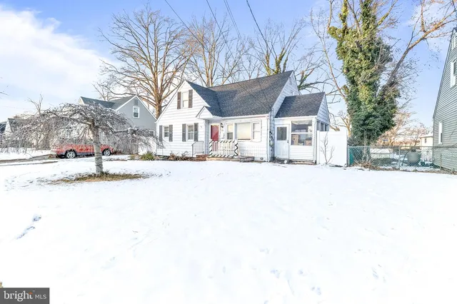 61 Ridgley St, Mount Holly, NJ 08060
