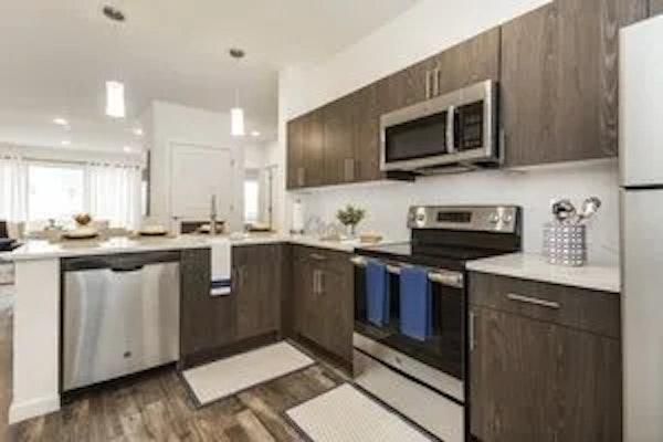 180 Roosevelt Ave #410, Carteret, NJ 07008