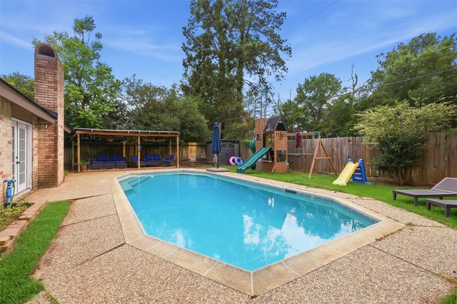 17211 Camberwell Green Ln, Houston, TX 77070