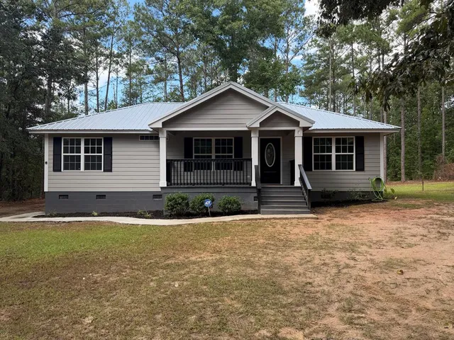 335 Harvey Cir, Ellaville, GA 31806