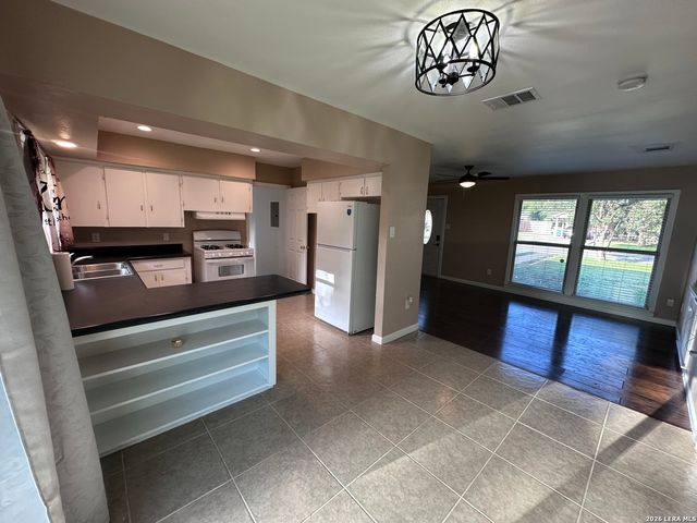 224 PROSPECT ST, Seguin, TX 78155