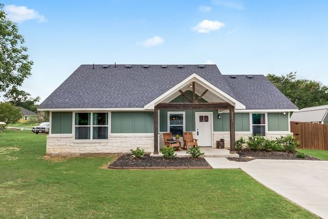 2601 Houston Ct, Granbury, TX 76048