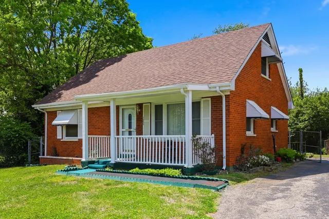 1555 Montrose Dr, Lexington, KY 40511