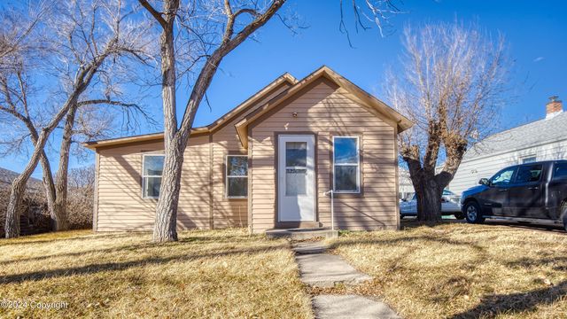 702 Richards Ave, Gillette, WY 82716