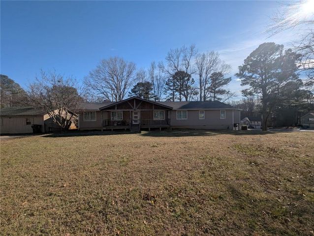 6164 Ridge Rd, Hiram, GA 30141