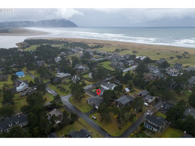 378 East St, Gearhart, OR 97138