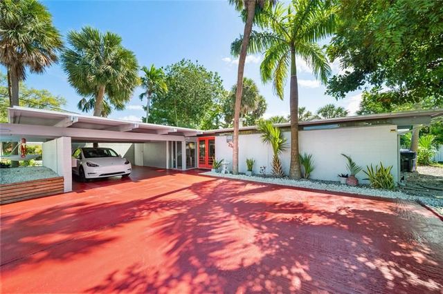 234 Pine Ave, Lauderdale By The Sea, FL 33308
