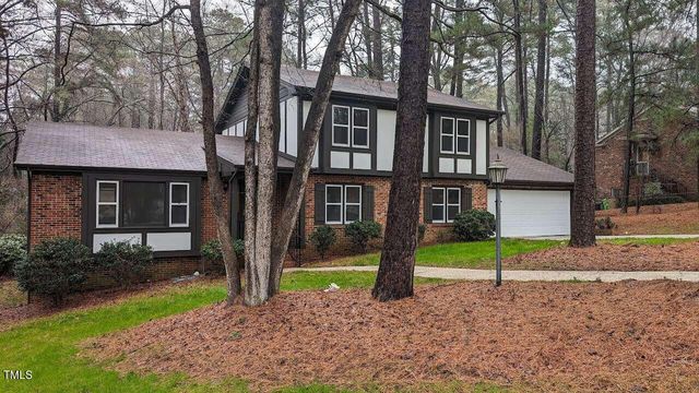5008 Larchmont Dr, Raleigh, NC 27612