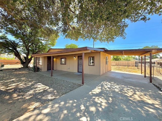 925 Chestnut Ave, Beaumont, CA 92223
